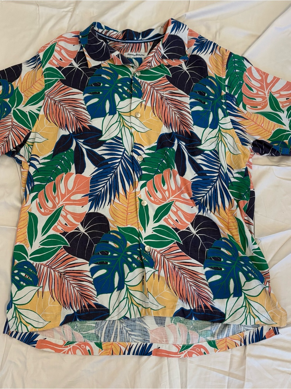 Tommy Bahama Men’s XL Multicolor Tropical Floral Short Sleeve button down shirt